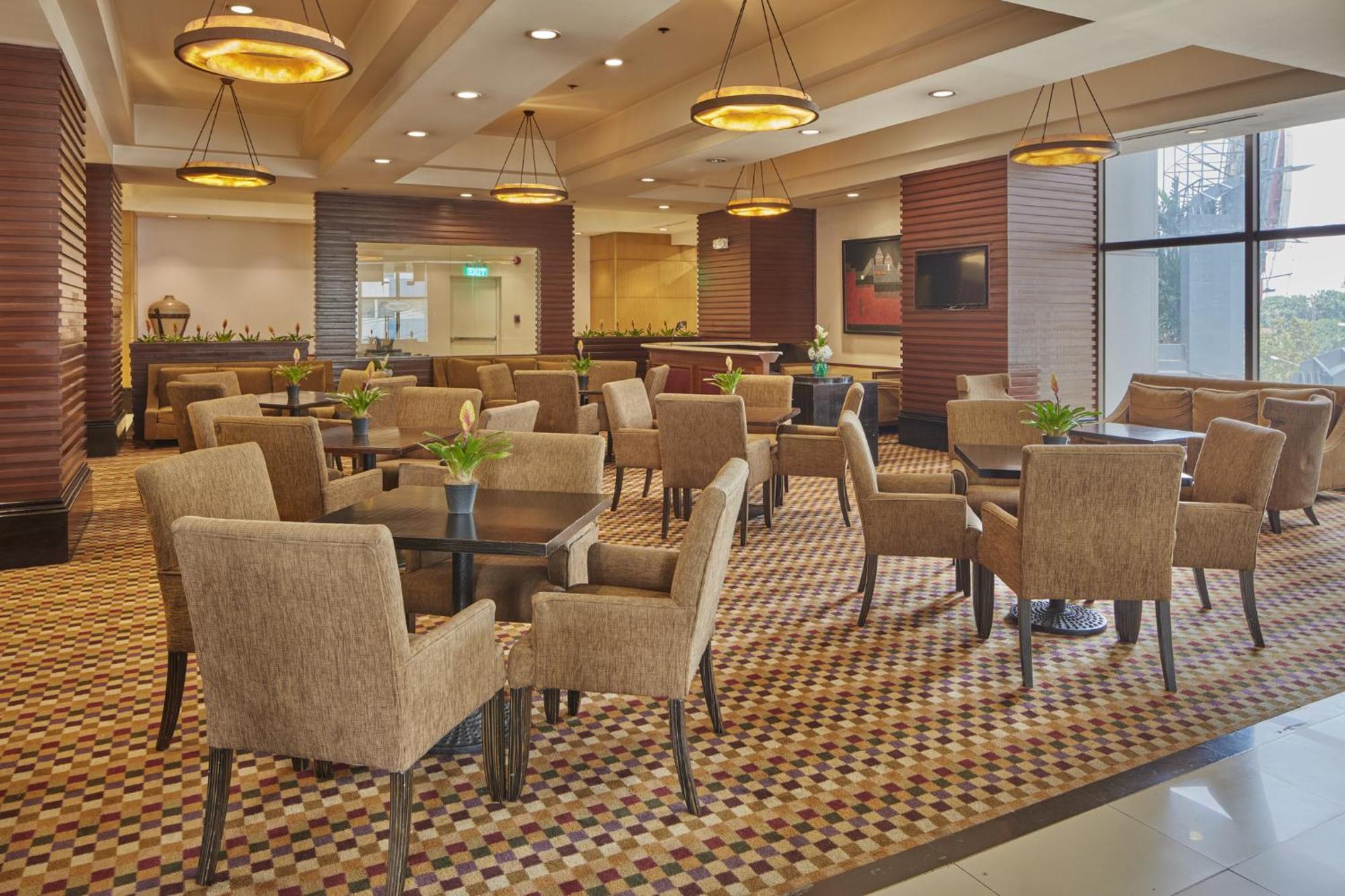 Holiday Inn & Suites Manila Galleria By Ihg Pasig City Exterior foto