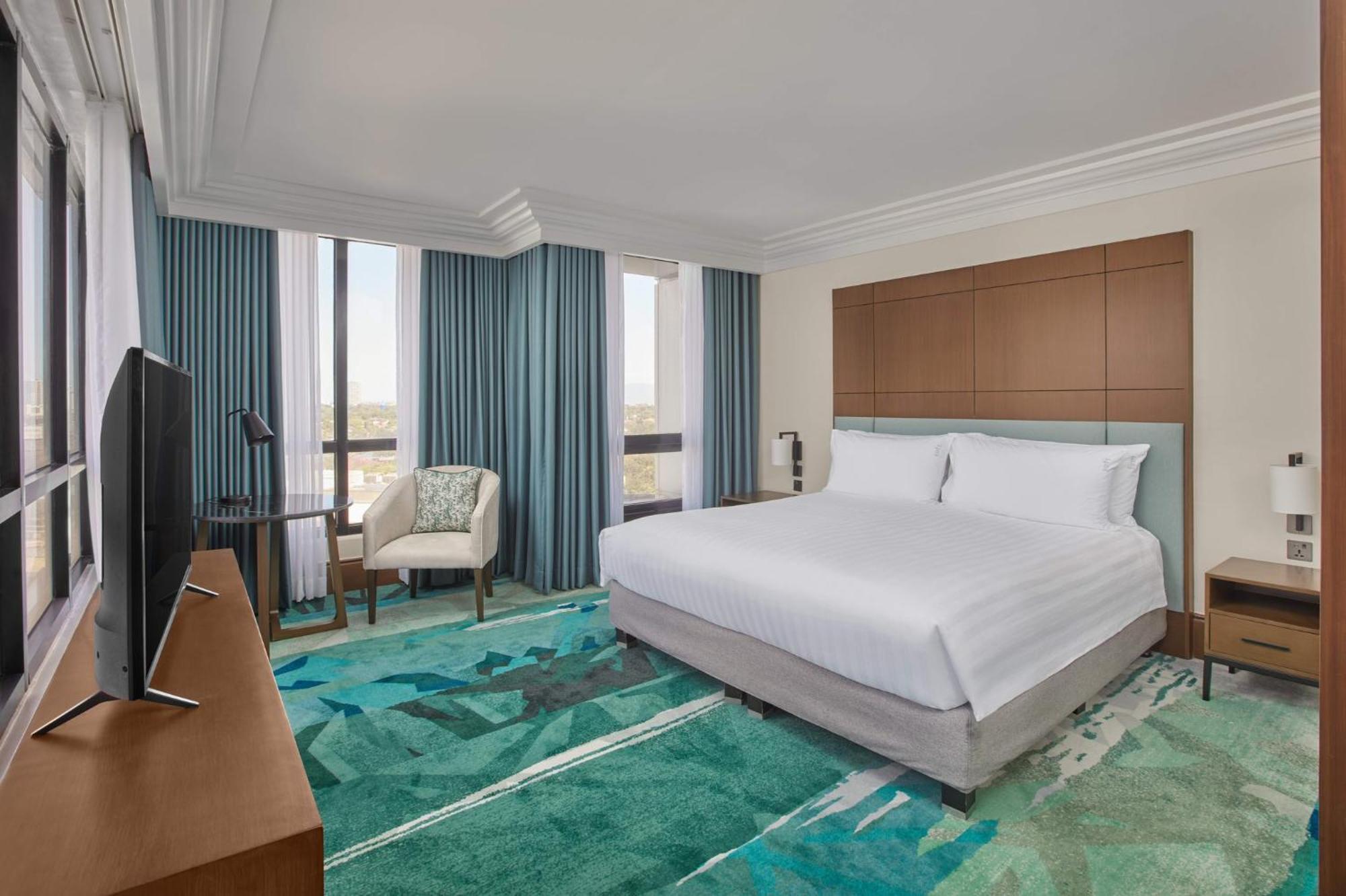 Holiday Inn & Suites Manila Galleria By Ihg Pasig City Exterior foto